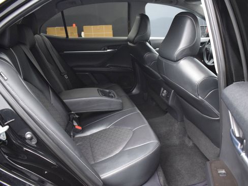 Used 2023 Toyota Camry XSE image 11