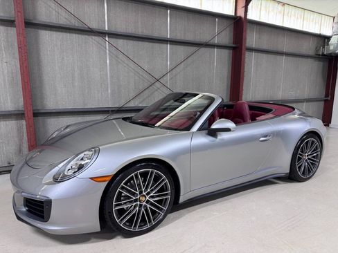 Used 2018 Porsche 911 Carrera 4 AWD/4WD image 5