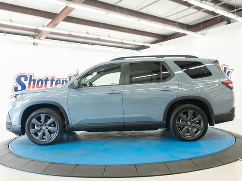 Certified 2025 Honda Pilot Sport image 23