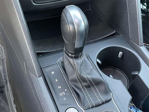 Used 2022 Volkswagen Atlas Cross Sport SE image 30