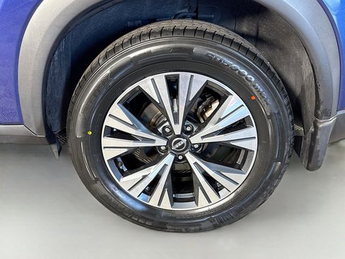 Used 2023 Nissan Rogue SV image 37