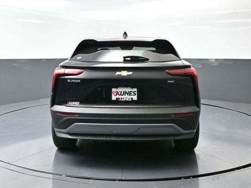 New 2026 Chevrolet Blazer EV LT image 10
