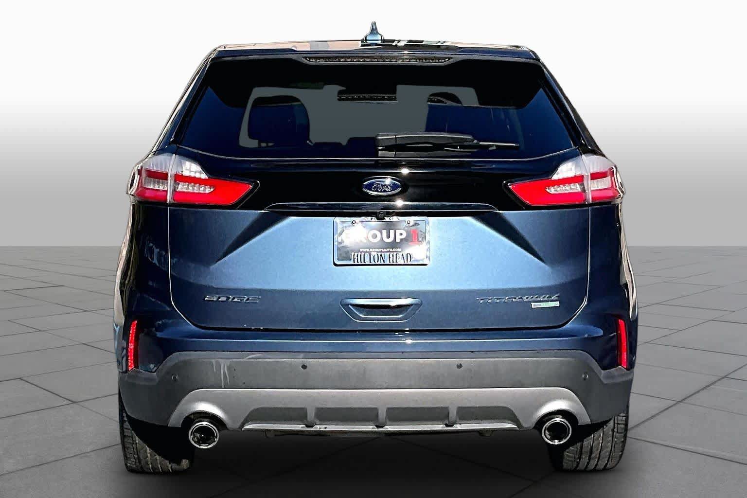 Used 2019 Ford Edge Titanium w/ Equipment Group 301A FWD image 5