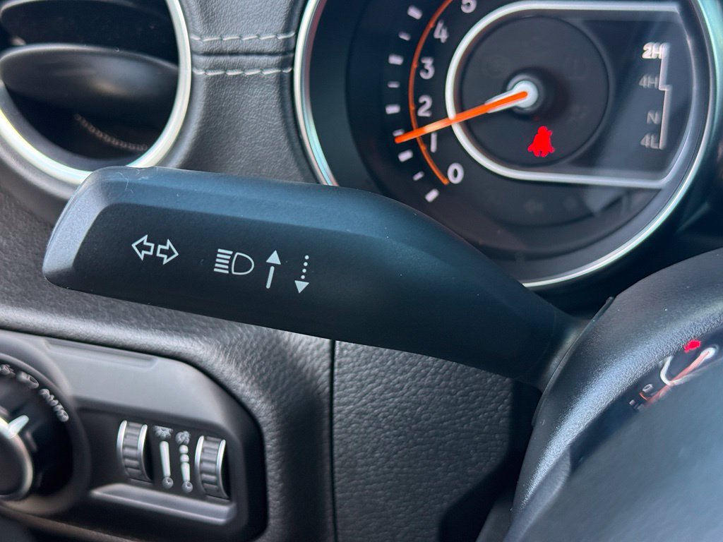 Used 2020 Jeep Wrangler Unlimited Sahara AWD/4WD image 18