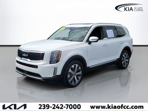 Certified 2022 Kia Telluride S FWD image 3