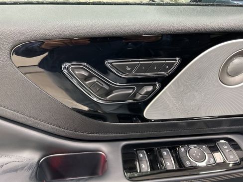 Certified 2025 Lincoln Aviator Reserve w/ Equipment Group 201A image 14