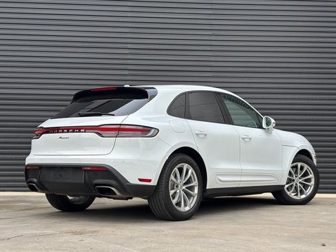 Certified 2025 Porsche Macan image 7