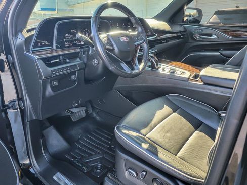 Certified 2023 Cadillac Escalade Premium Luxury w/ LPO, Radiant Package image 9