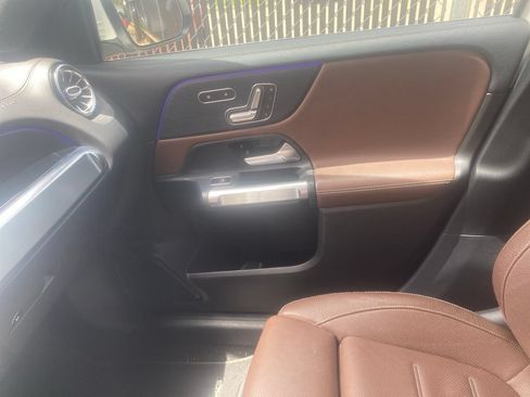 Used 2020 Mercedes-Benz GLB 250 image 12