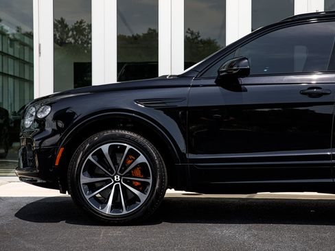 Certified 2023 Bentley Bentayga Extended Wheelbase AWD/4WD image 13