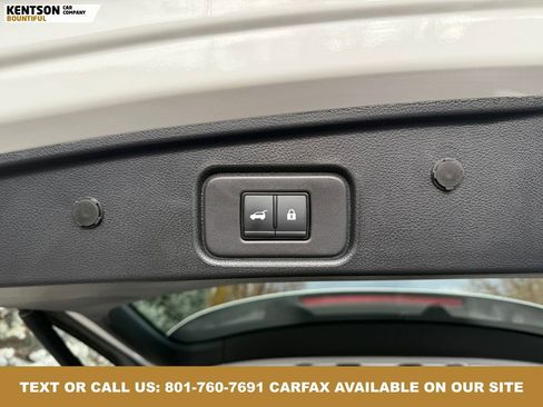 Used 2025 Nissan Pathfinder SV image 39