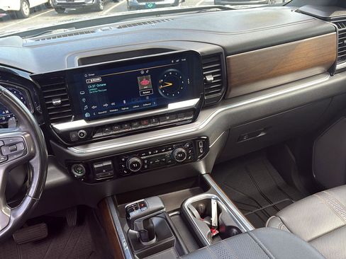 Certified 2023 Chevrolet Silverado 1500 High Country w/ High Country Premium Package AWD/4WD image 19