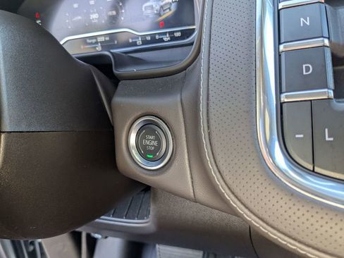 Certified 2024 GMC Yukon XL SLT w/ SLT Luxury Package image 23