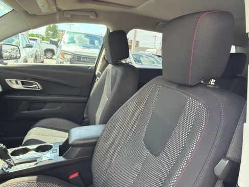 Used 2017 Chevrolet Equinox LT FWD image 13