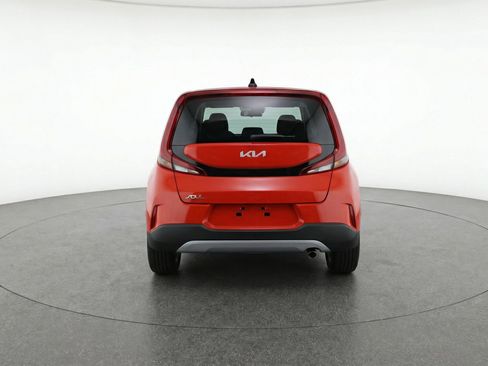 Used 2025 Kia Soul LX w/ LX Technology Package image 7