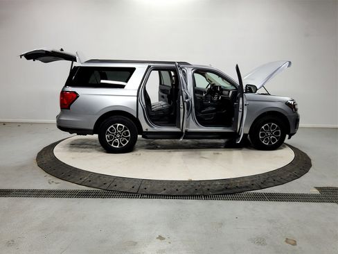 Used 2024 Ford Expedition Max XLT image 16