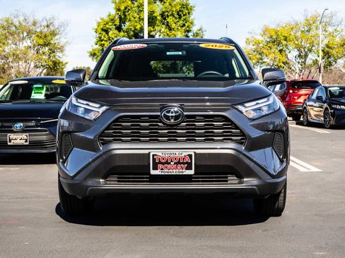 Used 2025 Toyota RAV4 XLE w/ Convenience Package image 2