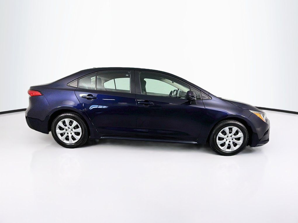 Used 2022 Toyota Corolla LE FWD image 11