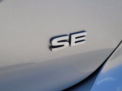 Used 2025 Mitsubishi Outlander SE FWD image 10