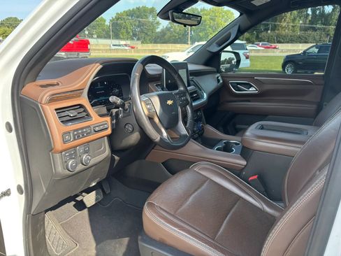 Used 2022 Chevrolet Tahoe High Country AWD/4WD image 12