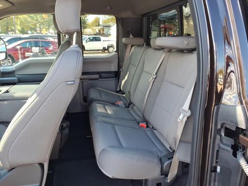 Used 2018 Ford F150 XLT w/ Equipment Group 302A Luxury image 11