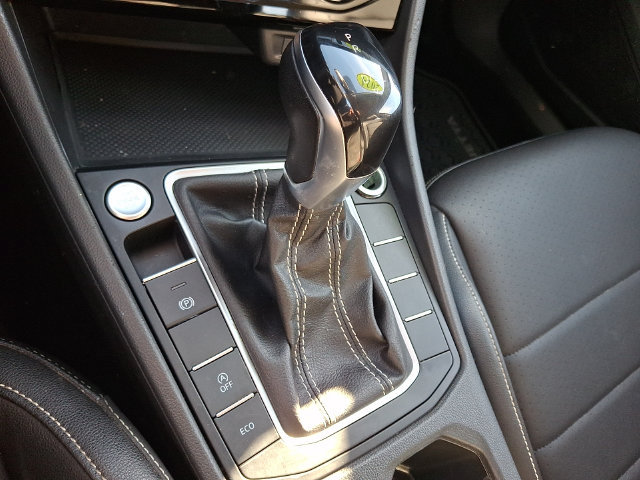 Used 2024 Volkswagen Jetta SE FWD image 14