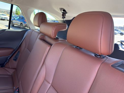 Used 2022 Subaru Outback Touring XT AWD/4WD image 9