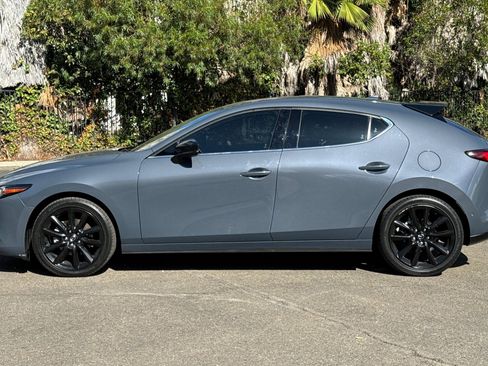 Used 2021 MAZDA MAZDA3 Hatchback w/Premium Plus Pkg image 6