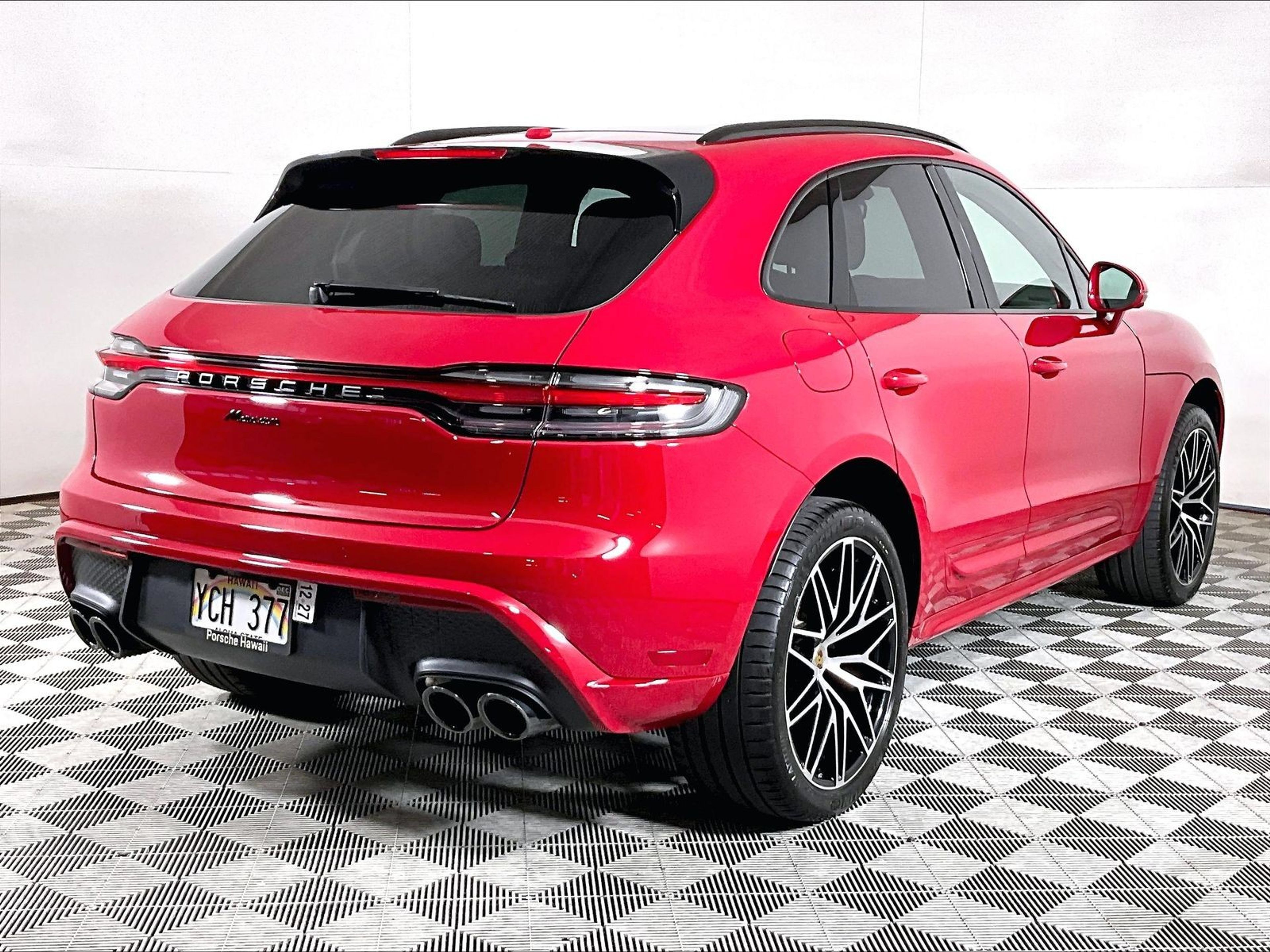 Used 2026 Porsche Macan AWD/4WD image 9