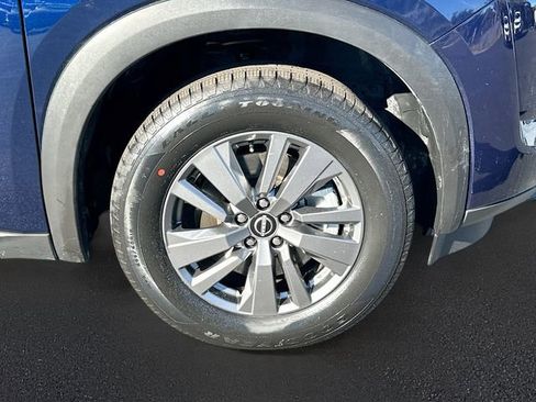 Used 2025 Nissan Pathfinder SV image 31