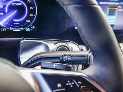 Used 2025 Mercedes-Benz EQB 250+ image 28