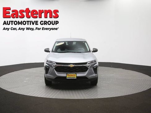 Used 2024 Chevrolet Trax LS FWD image 51