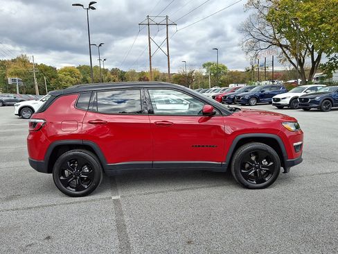 Used 2019 Jeep Compass Latitude image 8