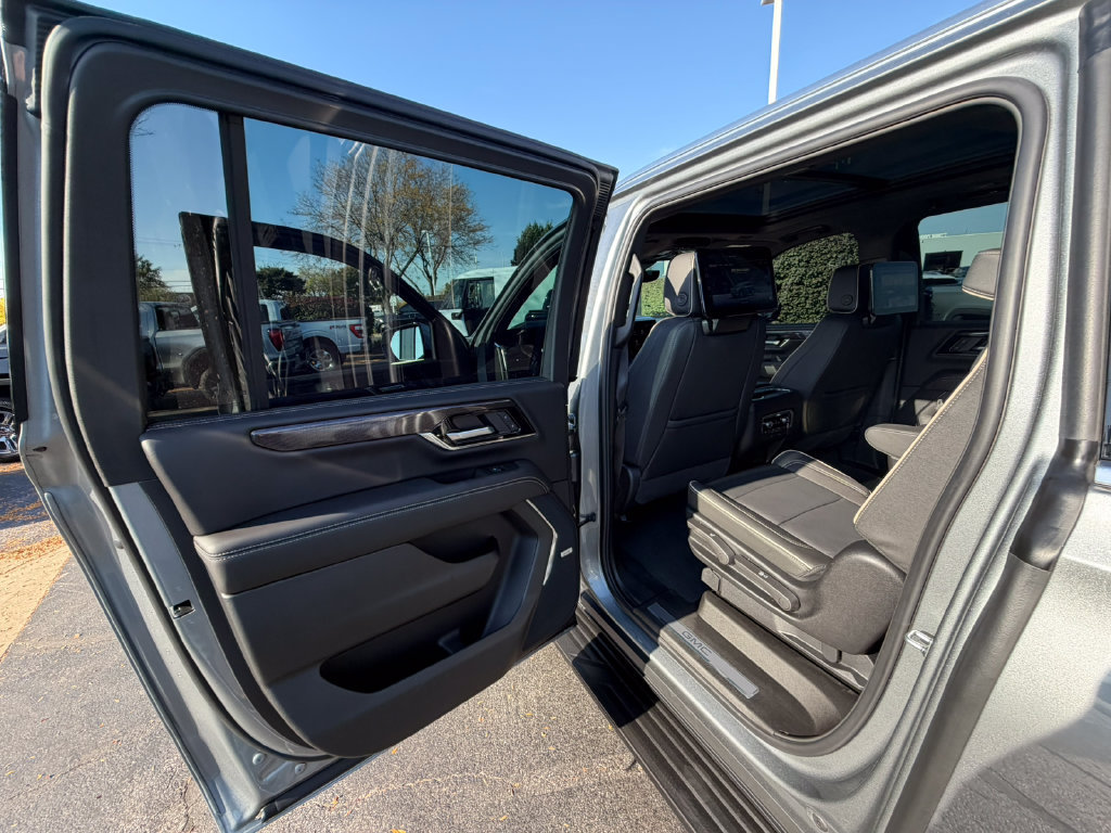 Certified 2026 GMC Yukon XL Elevation w/ Elevation Premium Package AWD/4WD image 35