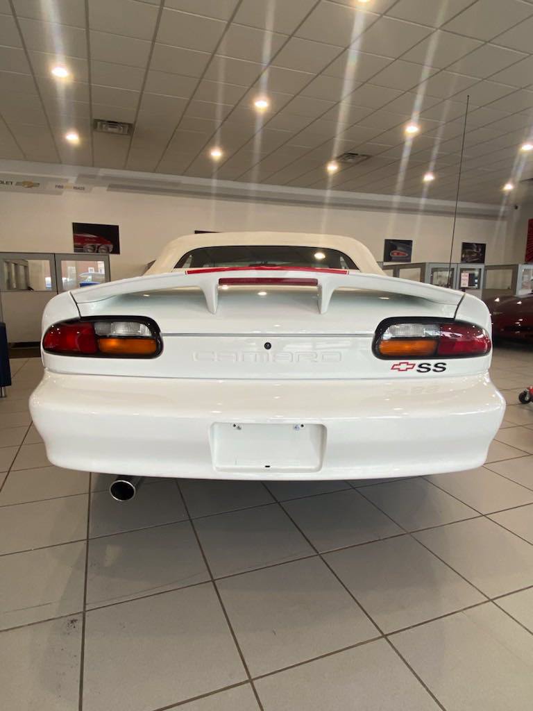 Used 1998 Chevrolet Camaro Z28 w/ SS Performance/Appearance Pkg RWD image 8