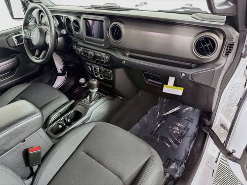 Used 2022 Jeep Gladiator Sport AWD/4WD image 27