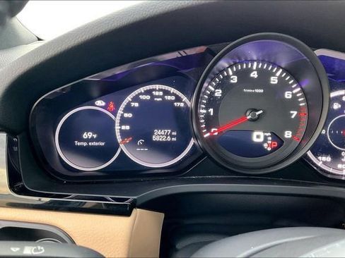 Used 2022 Porsche Cayenne AWD/4WD image 23