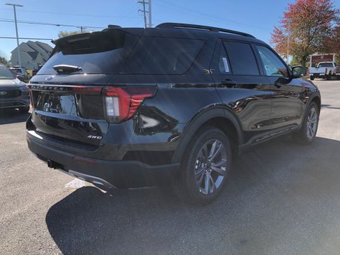 New 2026 Ford Explorer Active w/ Active Comfort Package image 5
