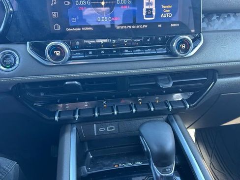 Used 2026 Chevrolet Colorado ZR2 w/ Technology Package image 21