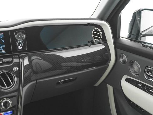 New 2025 Rolls-Royce Cullinan Black Badge image 49