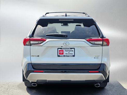 Used 2025 Toyota RAV4 XSE w/ Advanced Technology Package AWD/4WD image 4