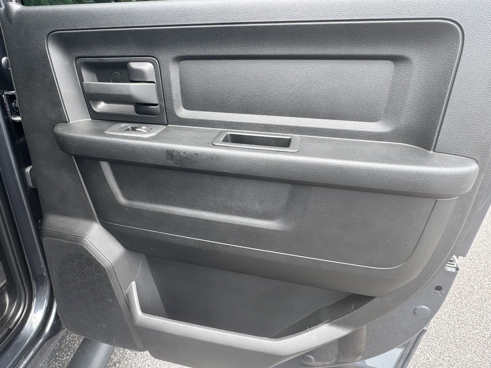 Certified 2025 RAM 2500 Tradesman AWD/4WD image 17
