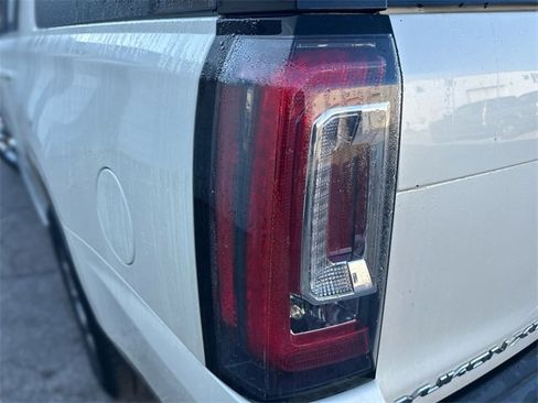 Used 2015 GMC Yukon XL Denali w/ Touring Package image 27