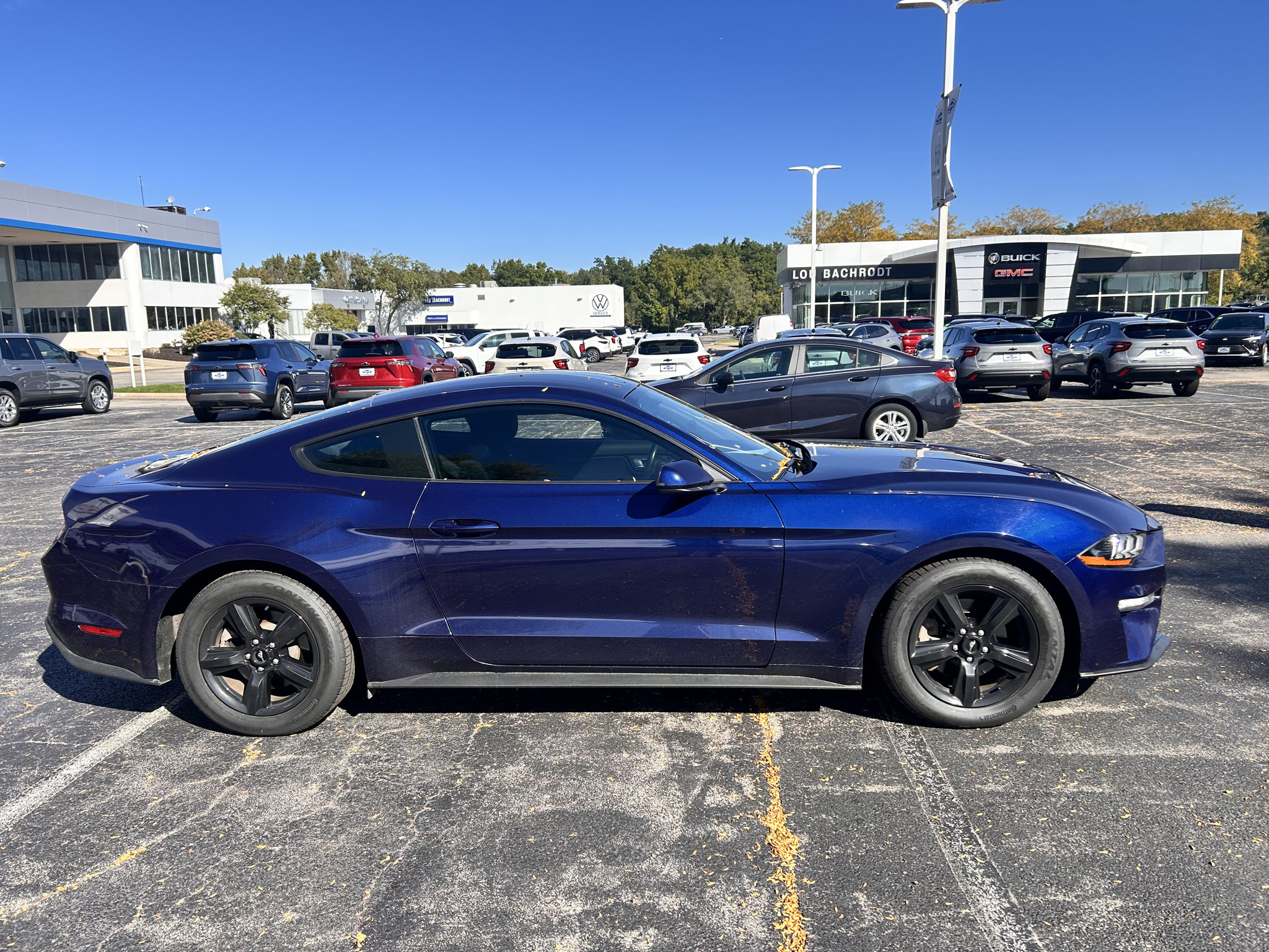 Used 2018 Ford Mustang Coupe RWD image 4