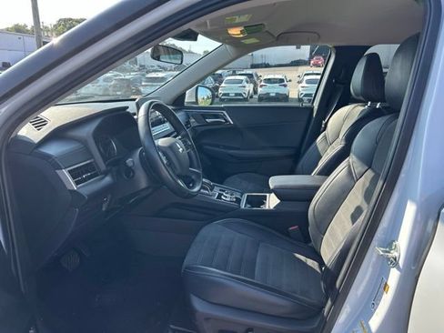 Used 2024 Mitsubishi Outlander SE AWD/4WD image 9