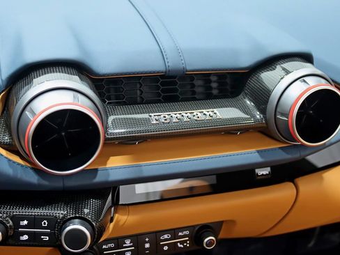Used 2021 Ferrari 812 GTS RWD image 34