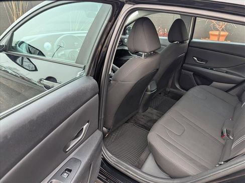 Certified 2023 Hyundai Elantra SEL w/ Convenience Package image 19