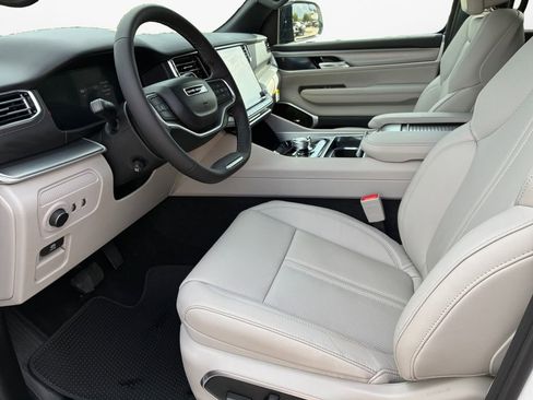 New 2026 Jeep Grand Wagoneer Limited AWD/4WD image 19