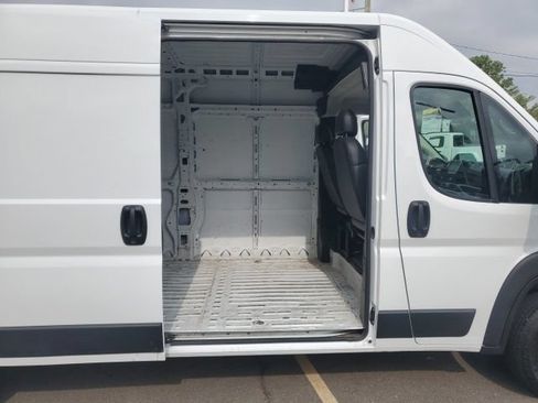 Used 2023 RAM ProMaster 2500 FWD image 24
