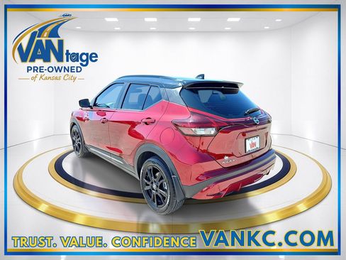 Used 2021 Nissan Kicks SR w/ SR Premium Package FWD image 9